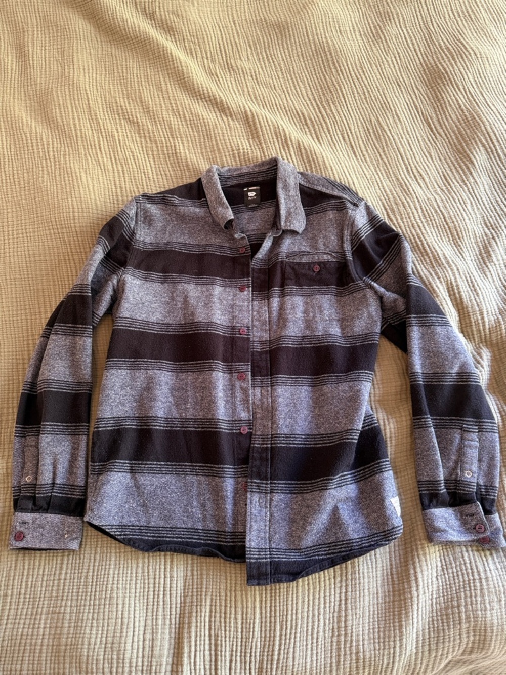 Vintage Rusty heavyweight soft flannel shirt in a gray and black
